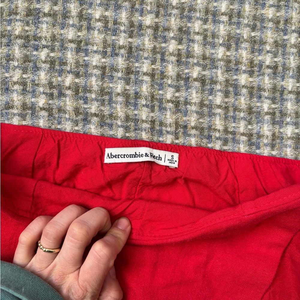 Abercrombie & Fitch Bold Linen Red Skort - Picture 2 of 7
